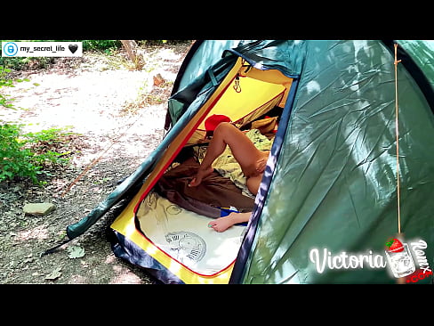 ❤️ Op kamera verfilm Passievolle ruk vreemdeling in 'n tent ❤️  Seks by ons af.tusar.top ❤
